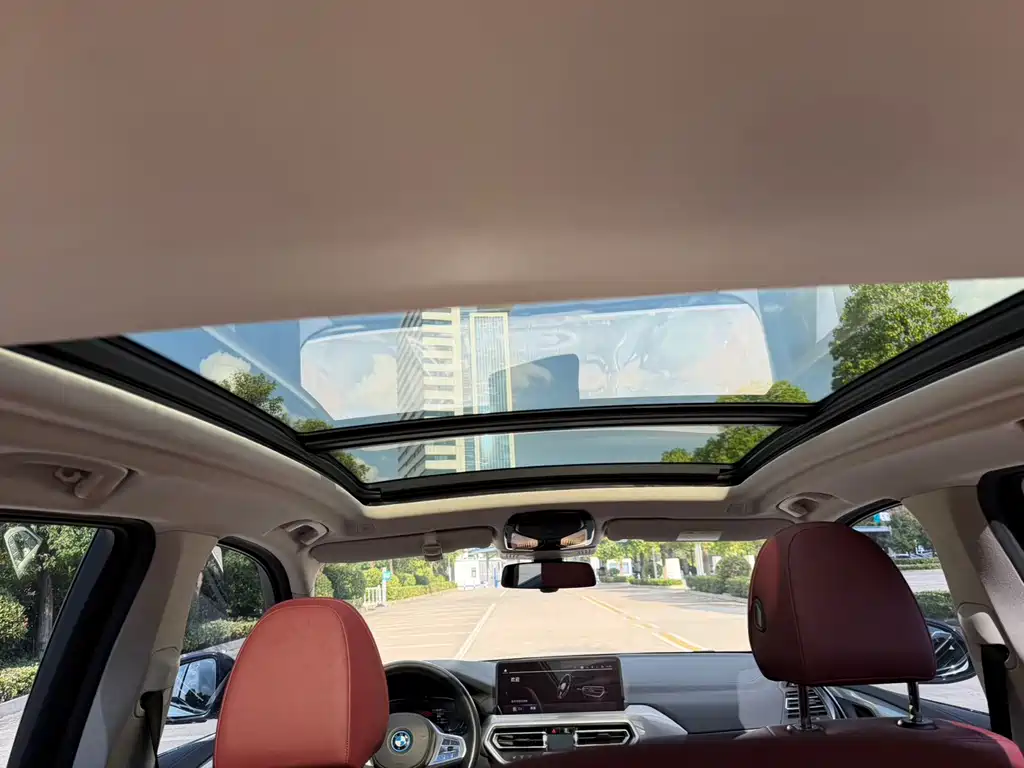 BMW iX3 — миниатюра 11