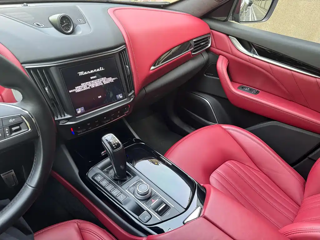 Maserati Levante — миниатюра 12
