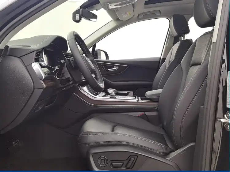 Audi Q7 — миниатюра 5