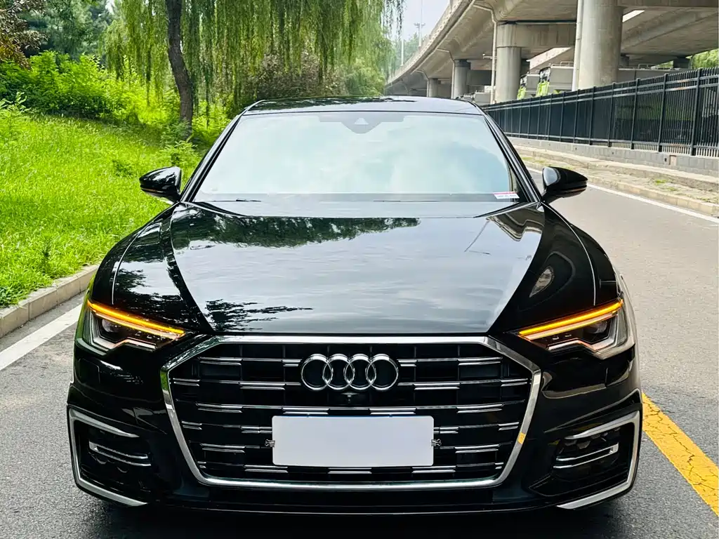 Audi A6L 2023 40 TFSI Luxury