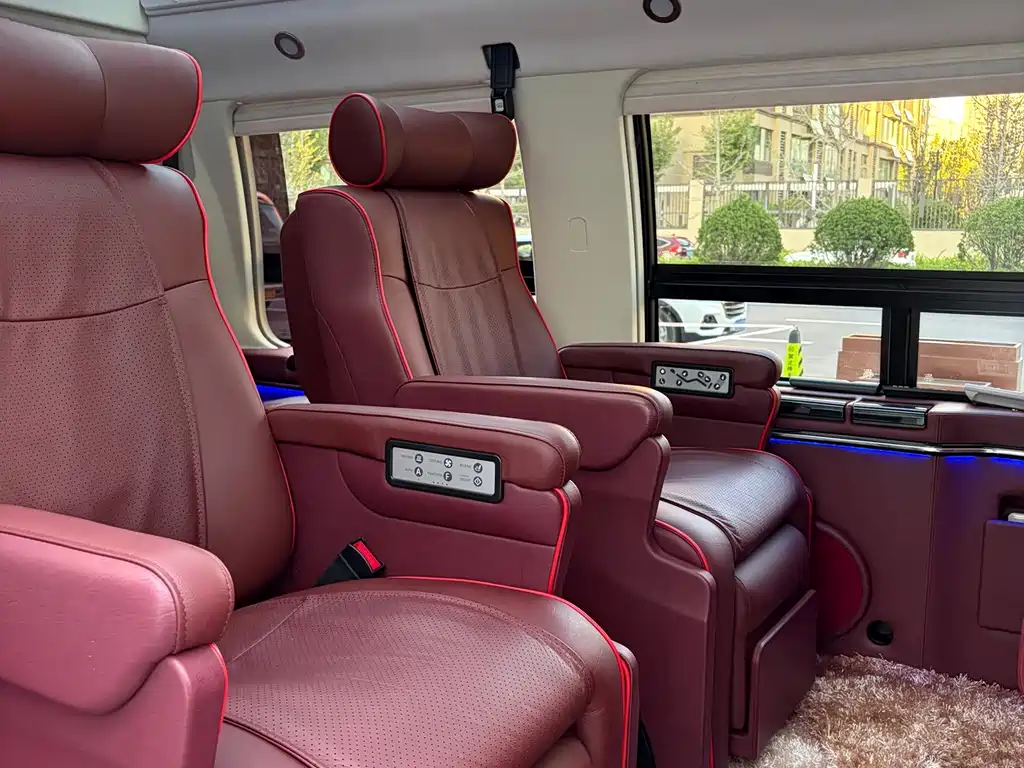 GMC Savana — миниатюра 6