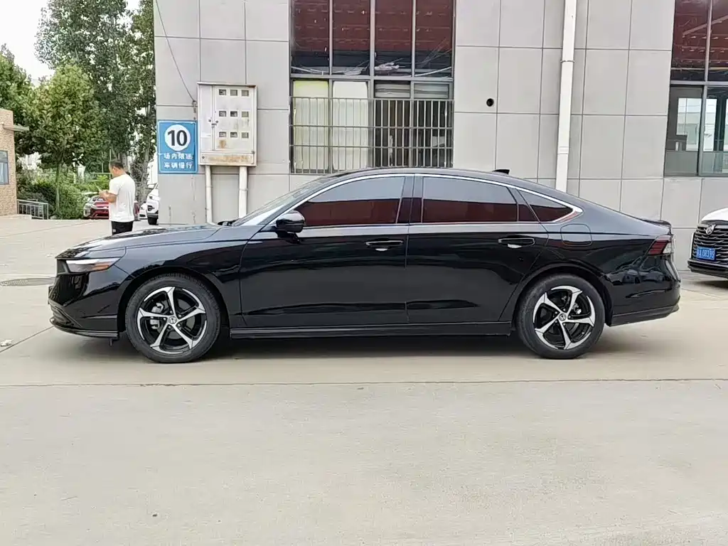 Honda Accord — миниатюра 7