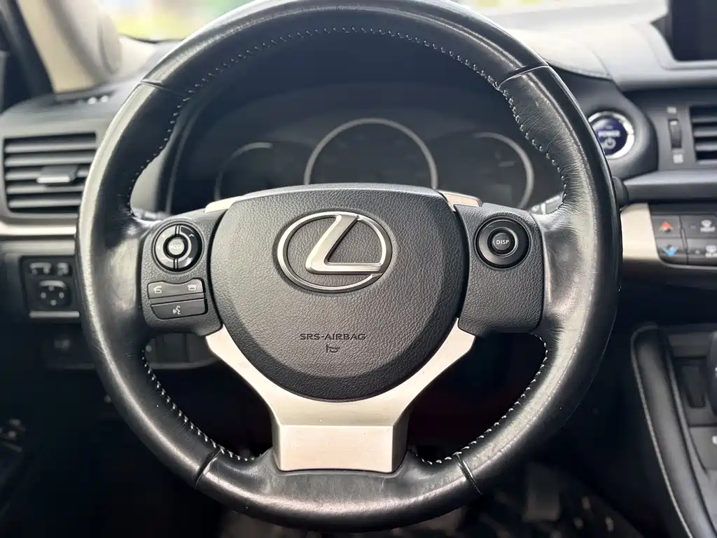 Lexus CT — миниатюра 14