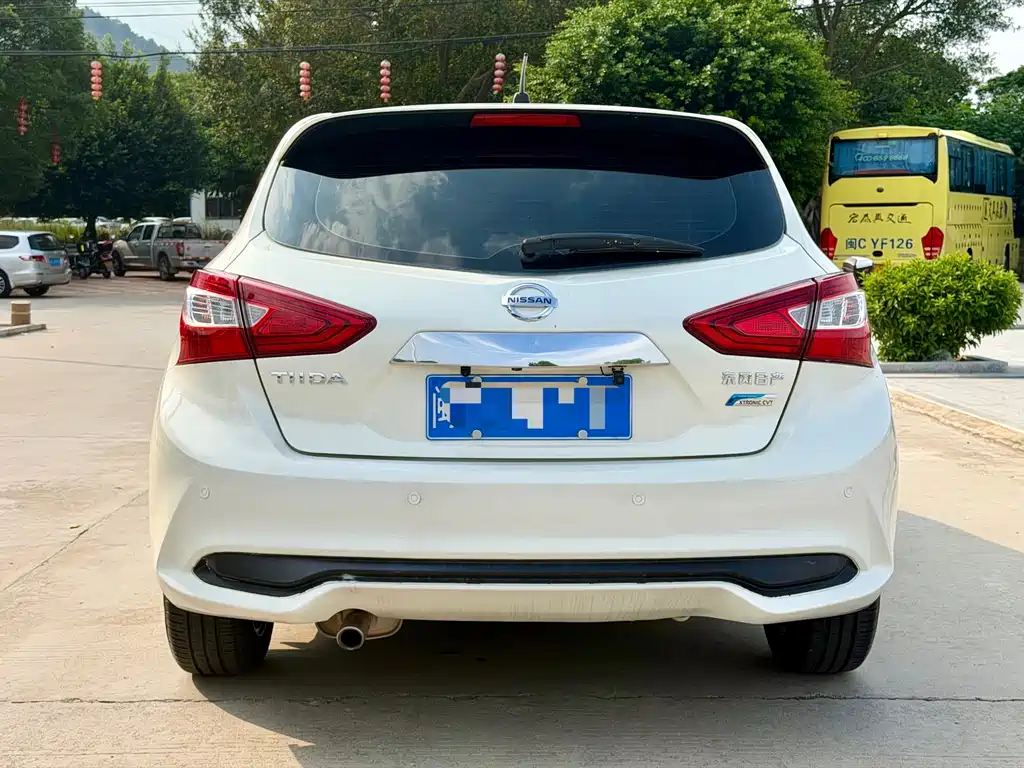 Nissan Tiida — миниатюра 5