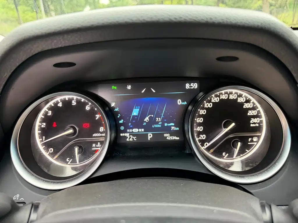 Toyota Camry — миниатюра 9