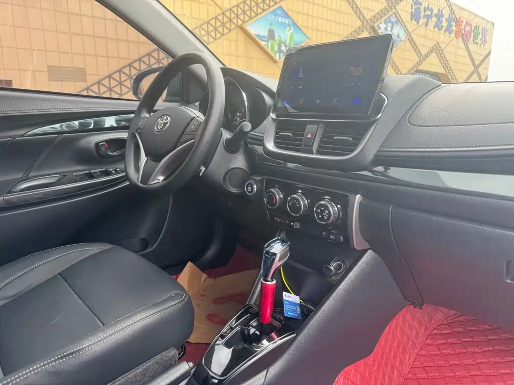 Toyota Yaris L — миниатюра 18
