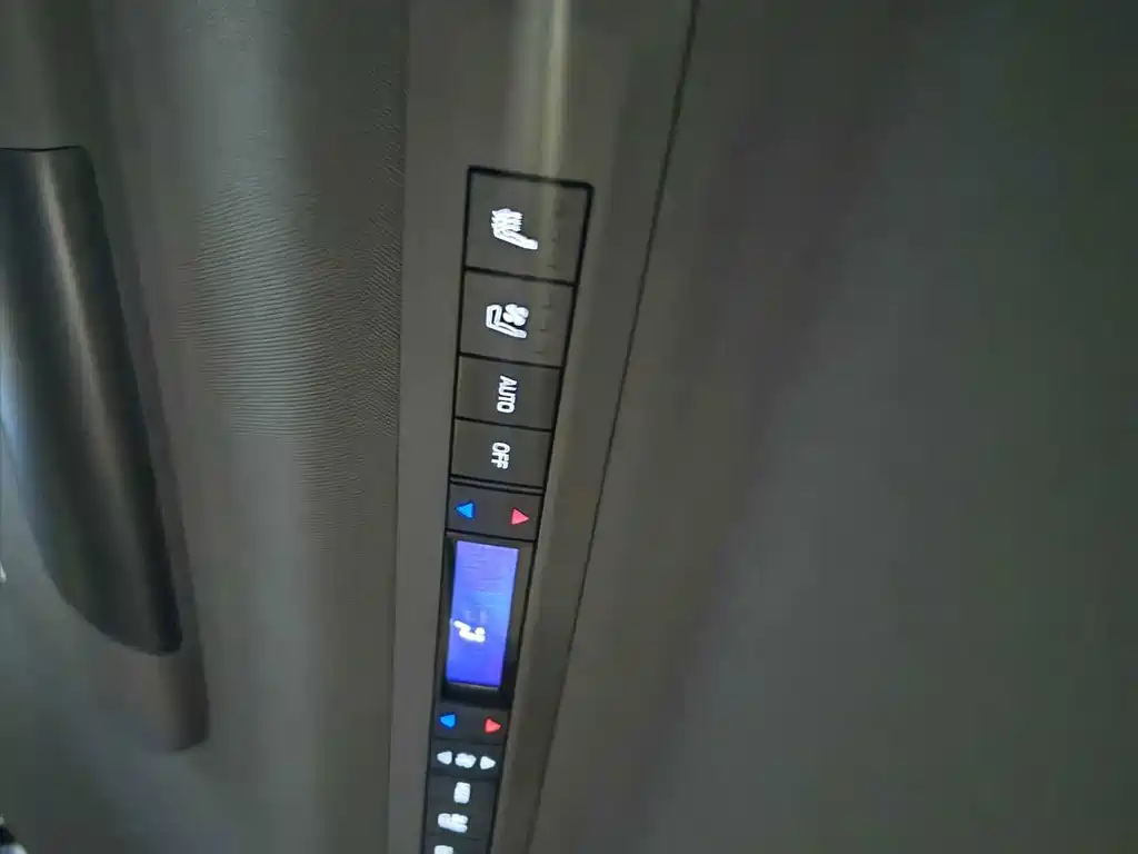 Toyota Sienna — миниатюра 15