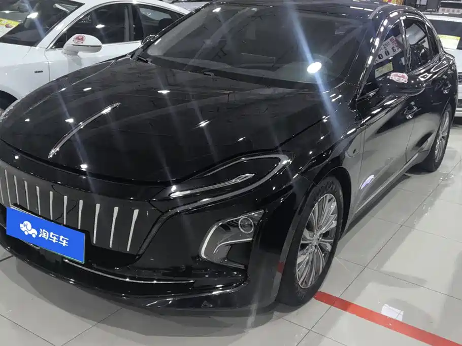 Hongqi E-QM5