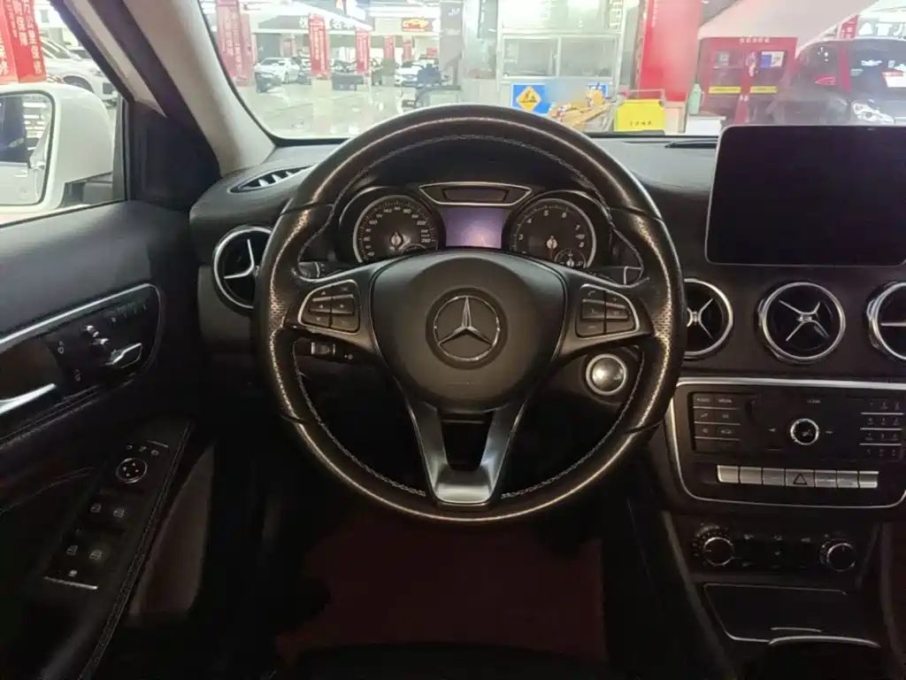 Mercedes-Benz GLA — миниатюра 11