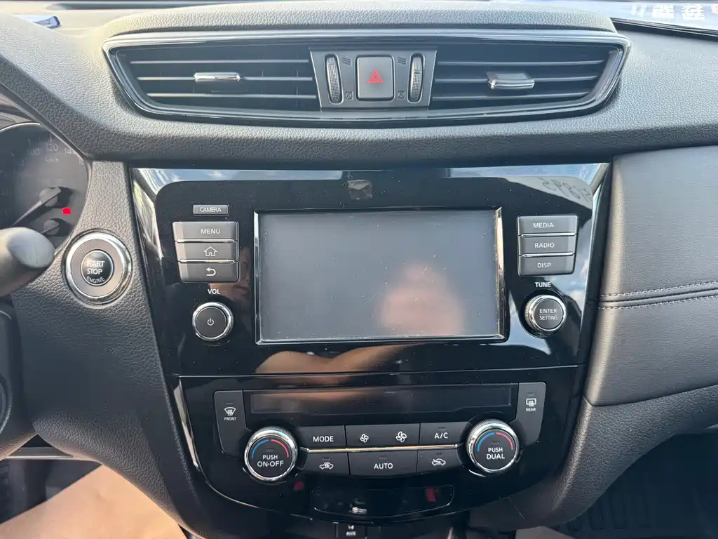 Nissan X-Trail — миниатюра 7