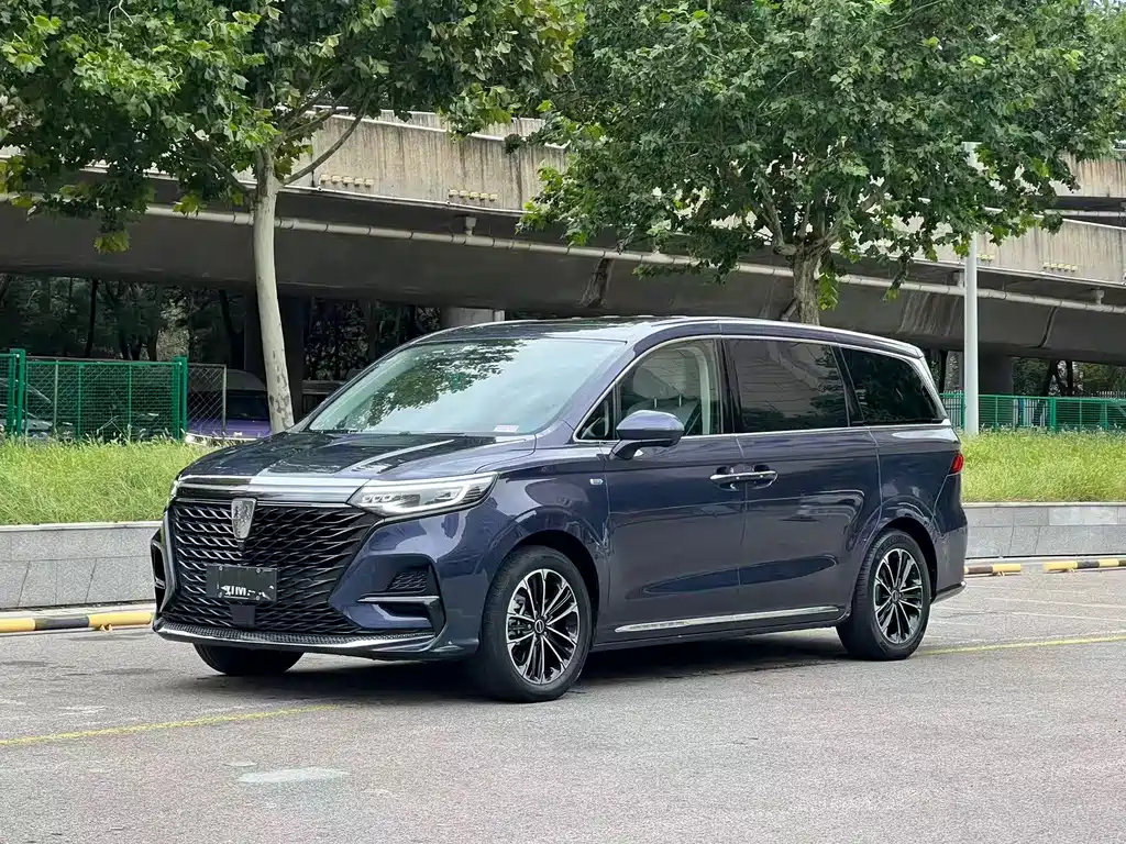 Roewe iMAX8