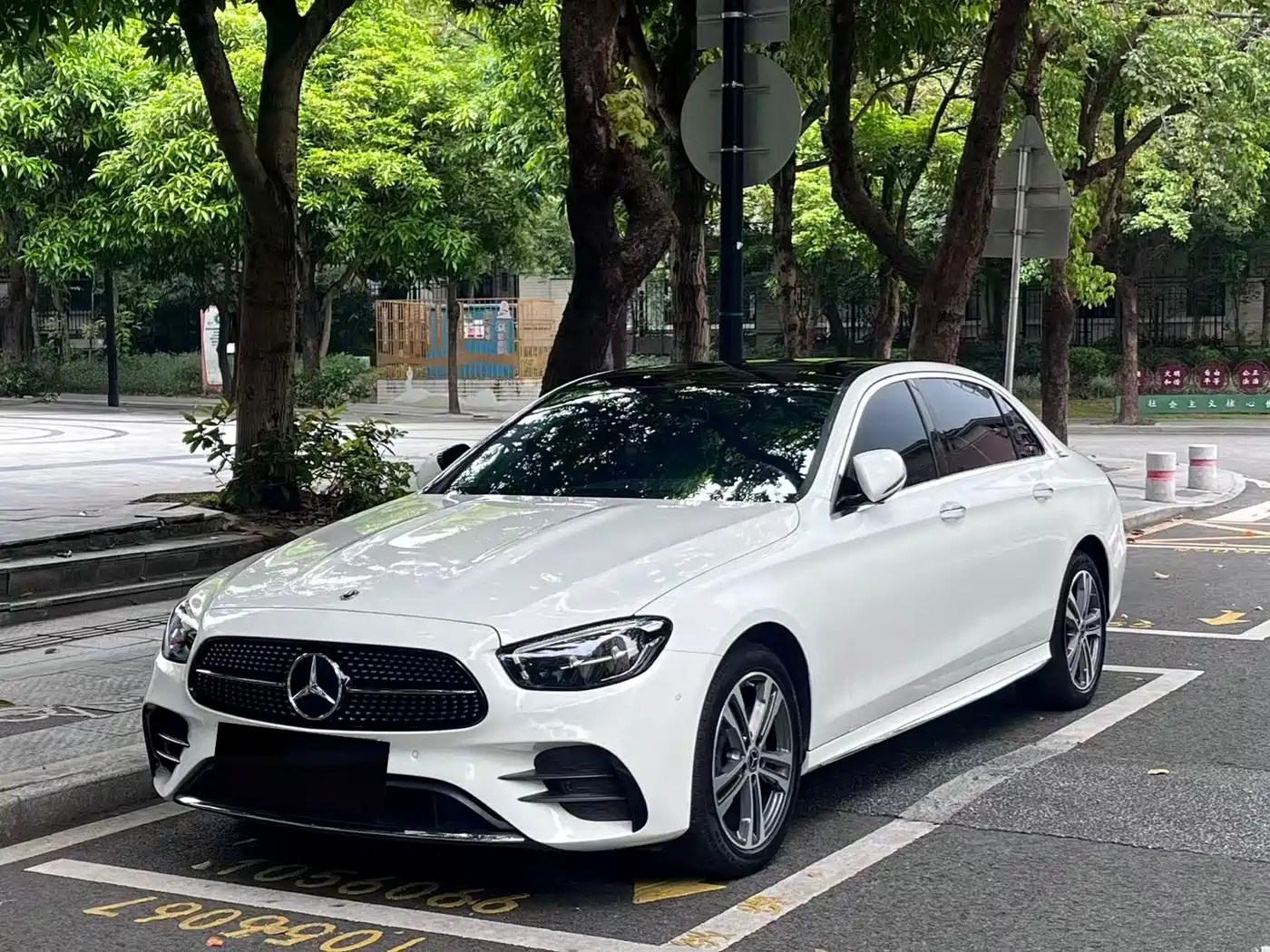 奔驰E级 2023款 改款 E 260 L 运动型 2023