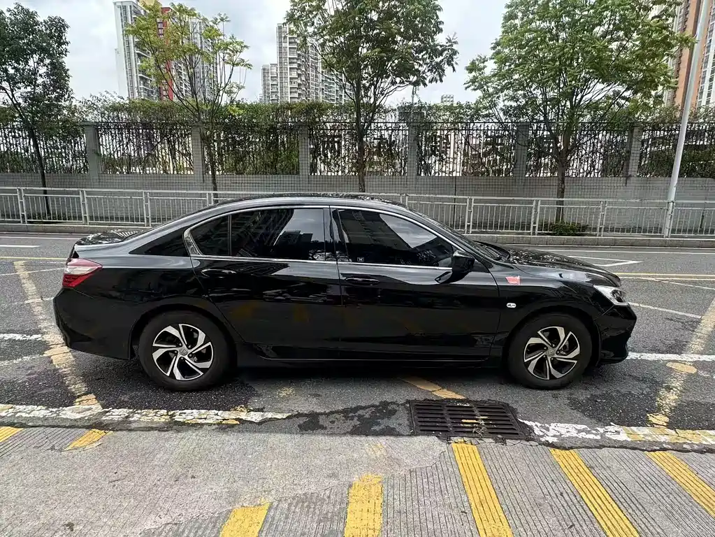 Honda Accord — миниатюра 3