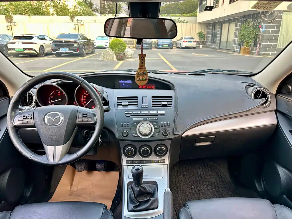 Mazda 3 (Import) — миниатюра 14