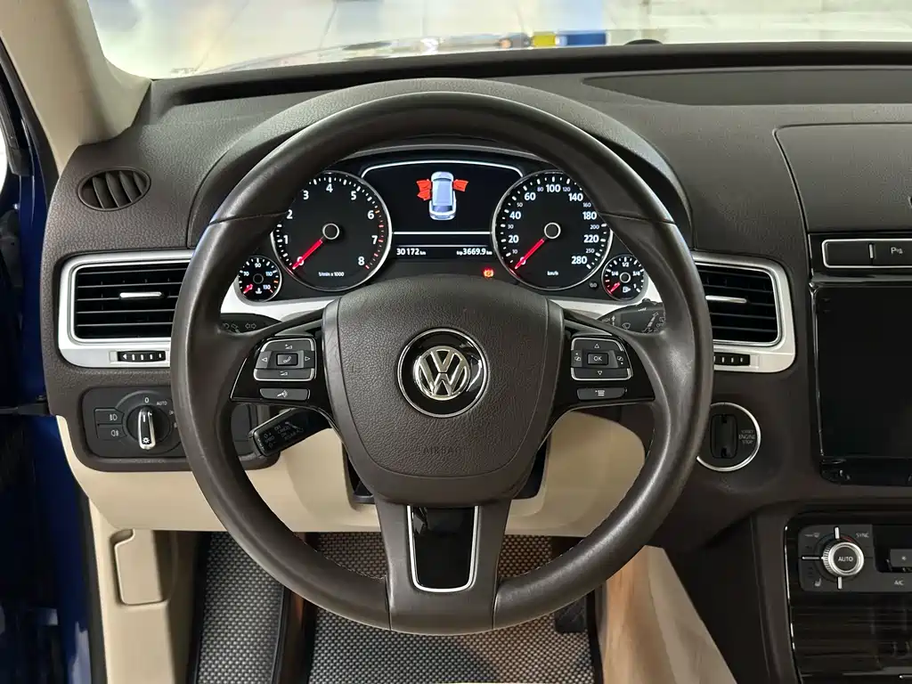 Volkswagen Touareg — миниатюра 17