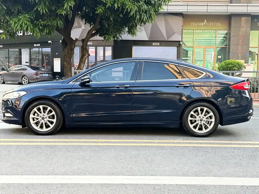 Ford Mondeo — миниатюра 12