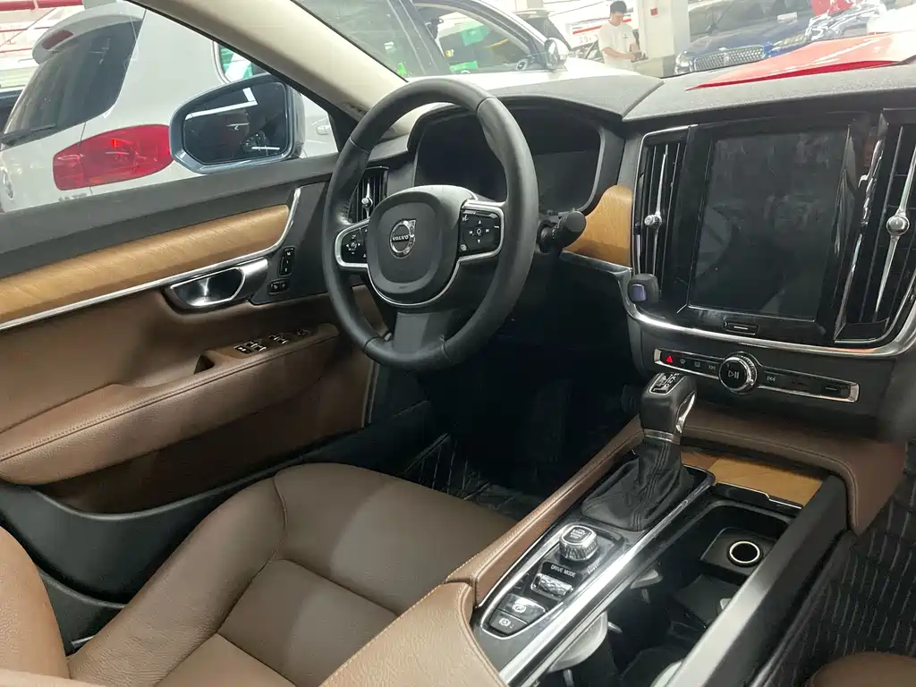 Volvo S90 — миниатюра 9