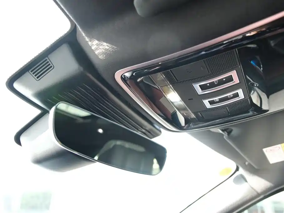 Land Rover Velar — миниатюра 24