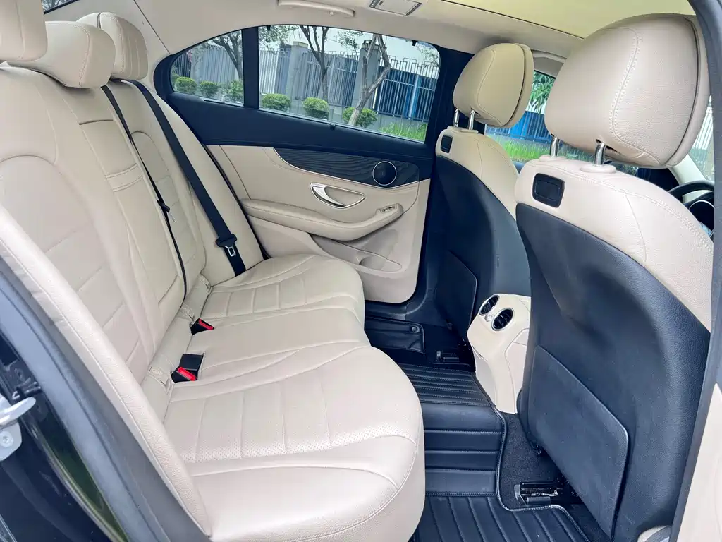 Mercedes-Benz C-Class — миниатюра 15