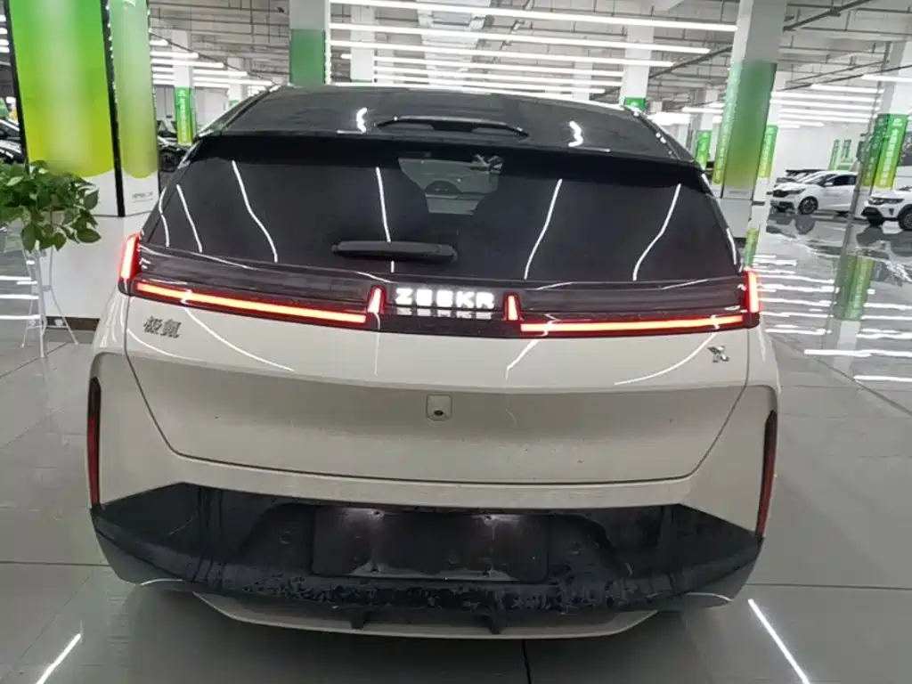 Zeekr X 2025 мест