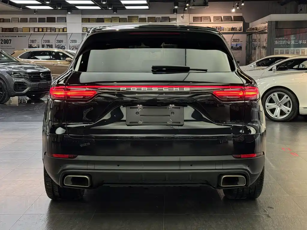 PORSCHE CAYENNE