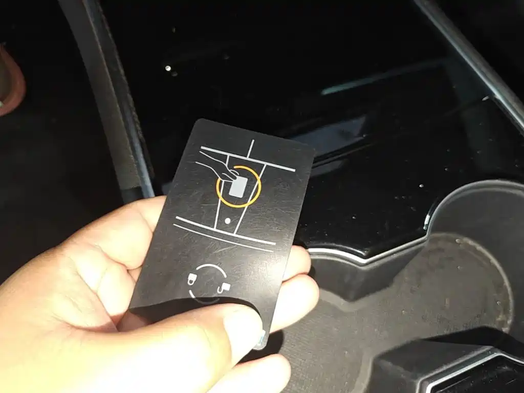 Tesla Model 3 — миниатюра 9