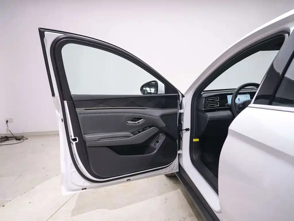 BYD Qin L — миниатюра 17