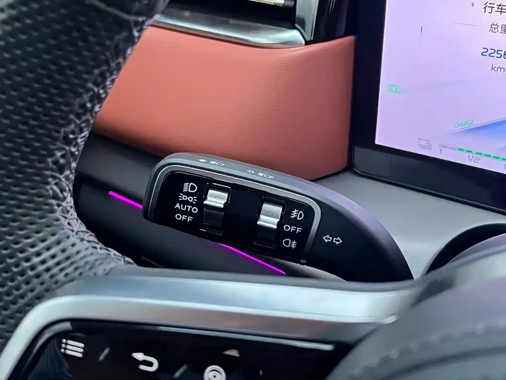 Hongqi Hongqi HS7 PHEV — миниатюра 20
