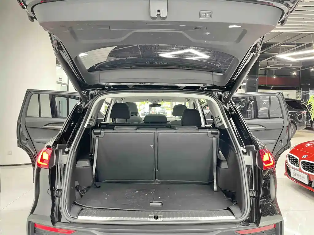 Audi Q6 — миниатюра 15