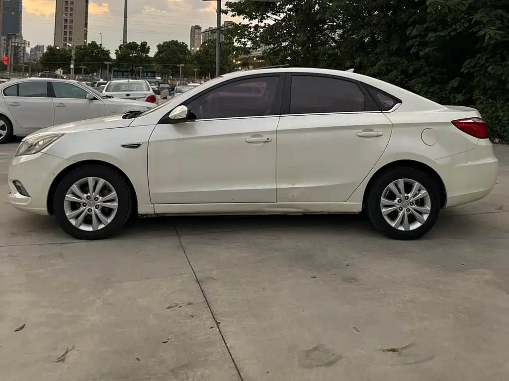 Changan Eado — миниатюра 3