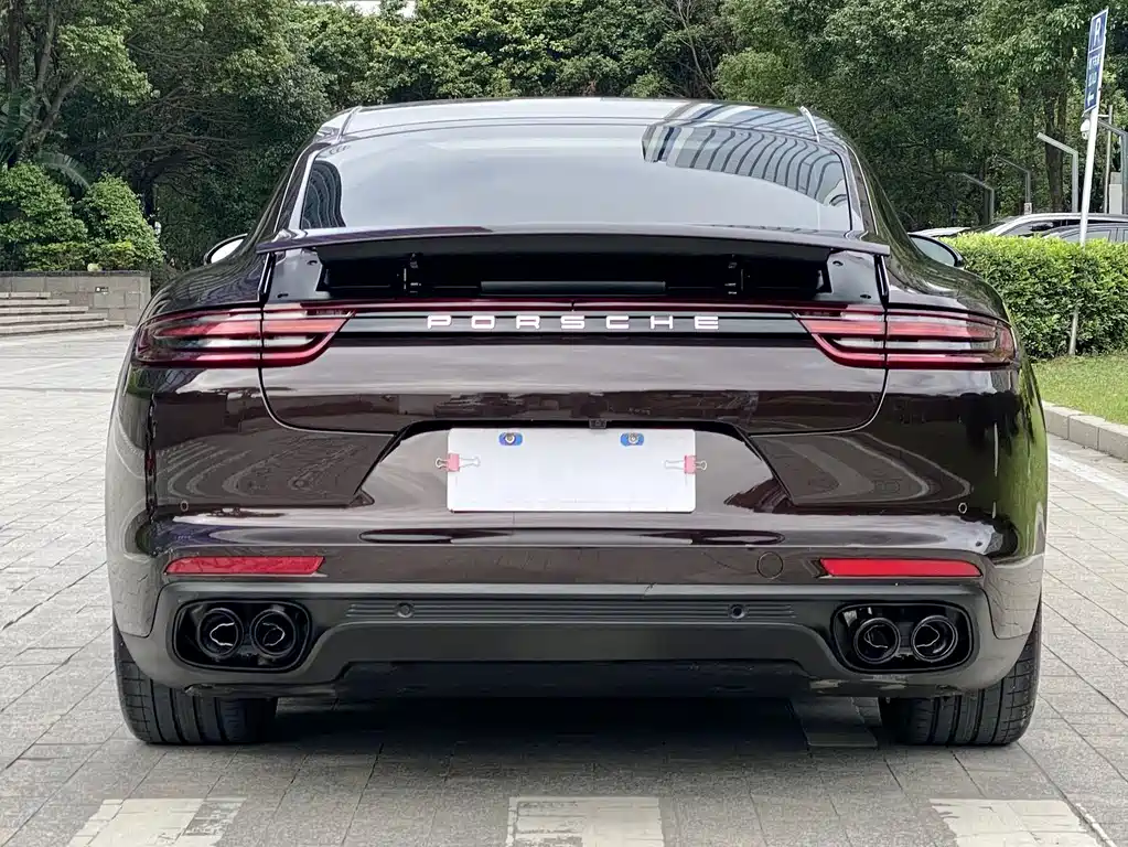 PORSCHE PANAMERA