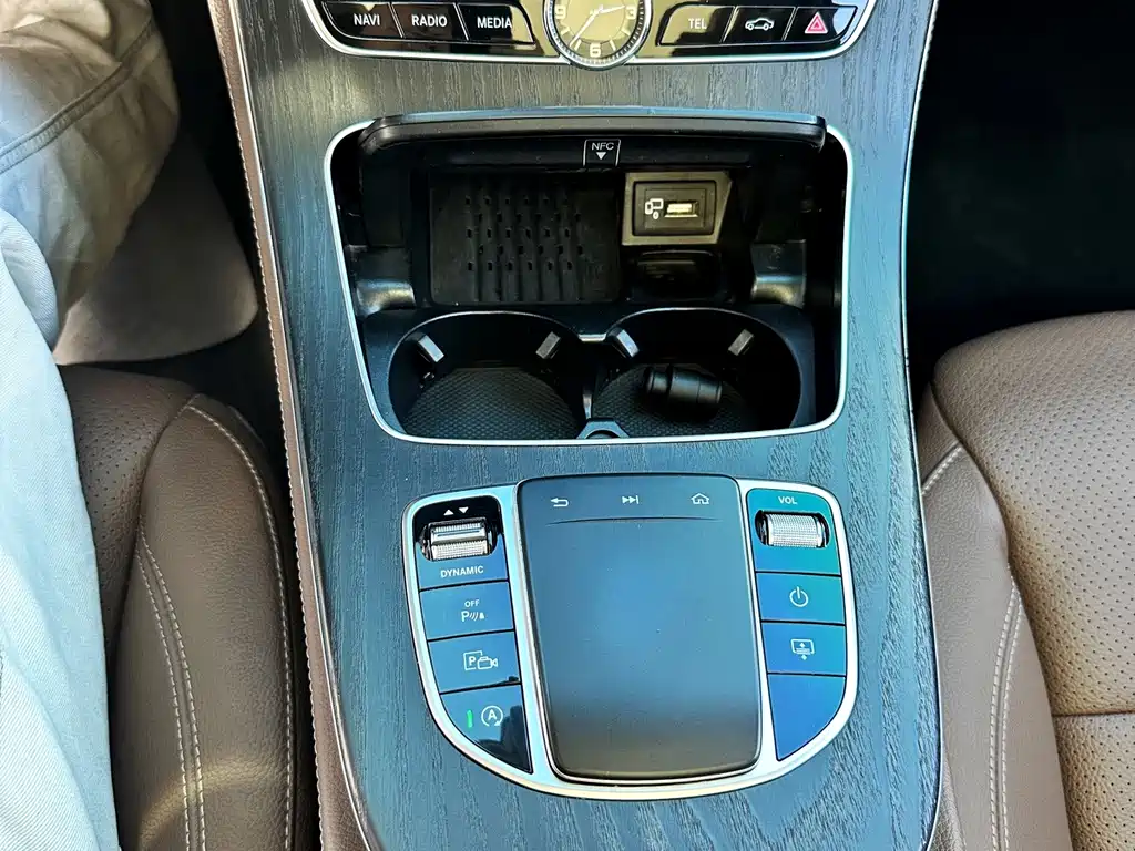 Mercedes-Benz E-Class — миниатюра 14