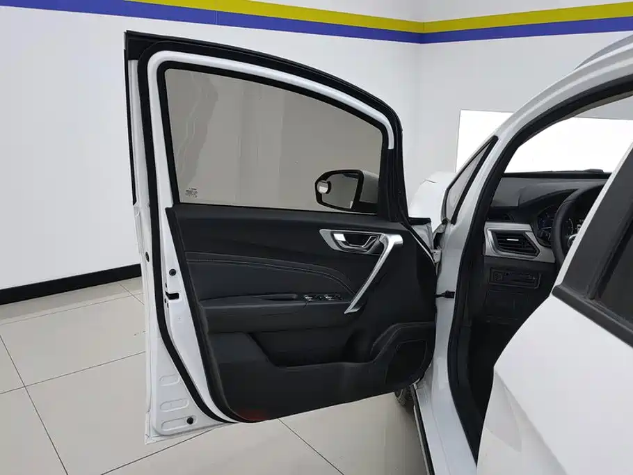 Geely Vision X3 — миниатюра 7