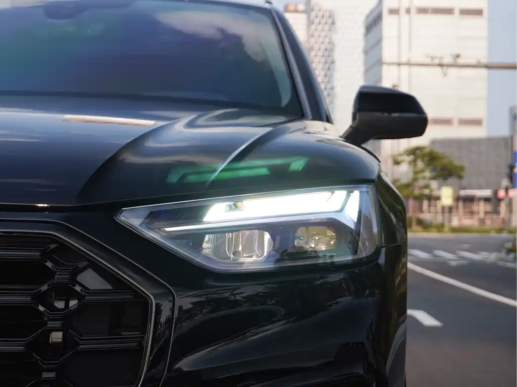 Audi Q5L — миниатюра 2
