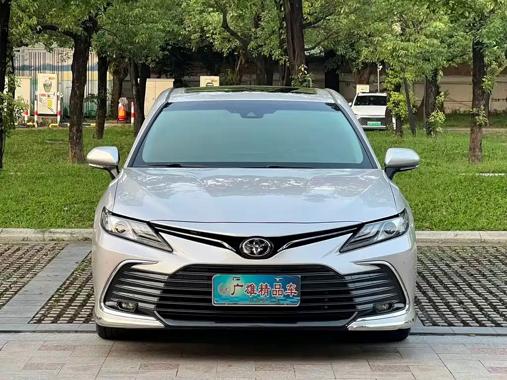 Toyota Camry — миниатюра 5