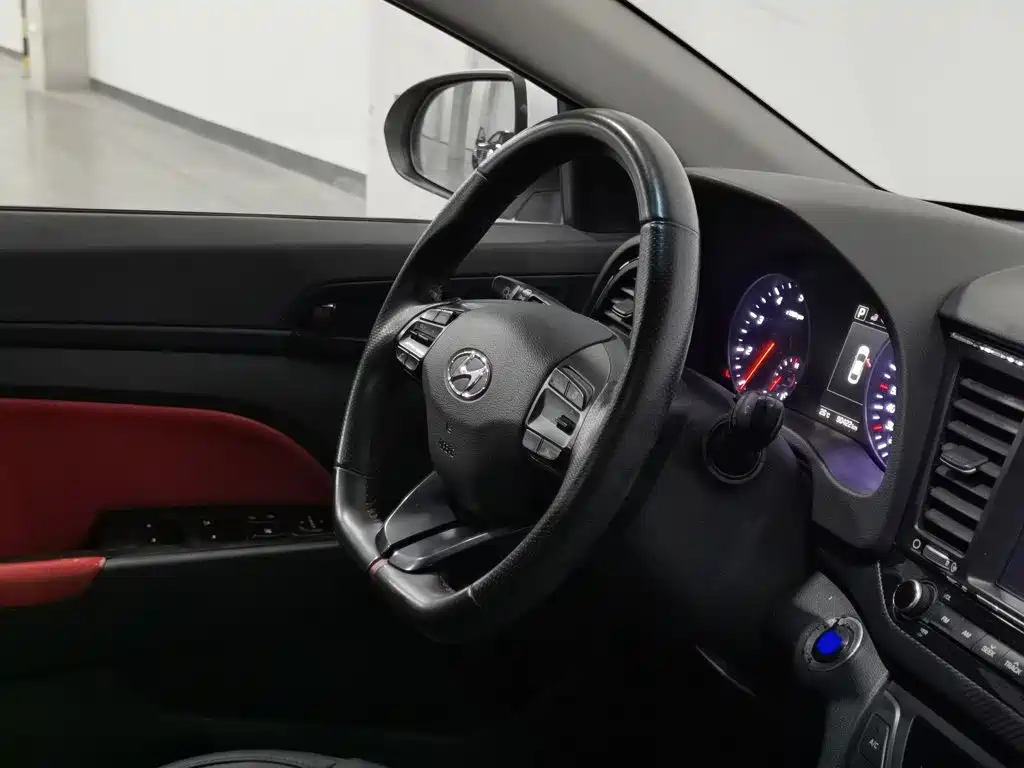 Hyundai Elantra — миниатюра 22