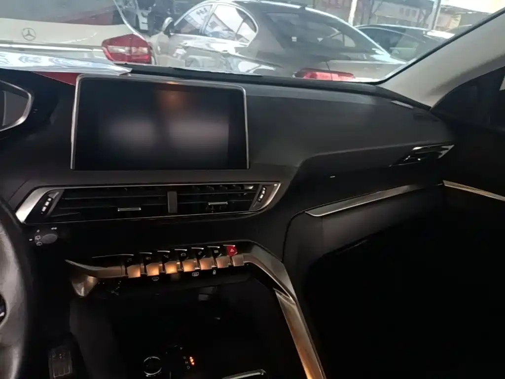 Peugeot 4008 — миниатюра 10