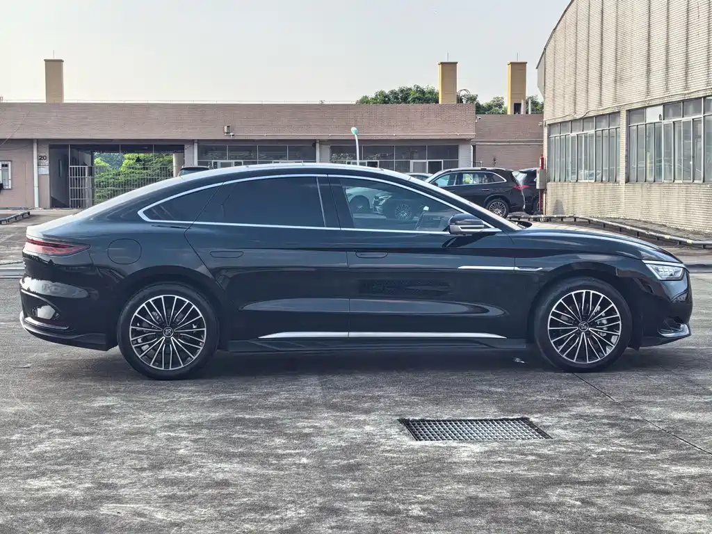 BYD Han — миниатюра 8