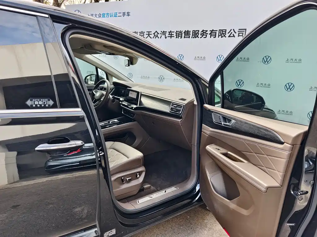 Volkswagen Viloran 380TSI Premium Edition, фото 6