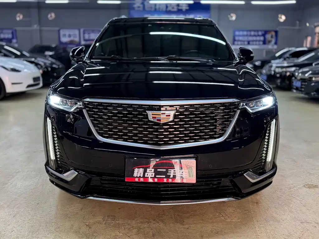 CADILLAC XT6