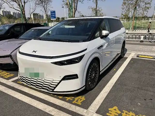 XIAOPENG X9 2025