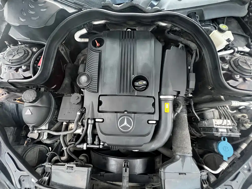 Mercedes-Benz E-Class (Import) — миниатюра 5