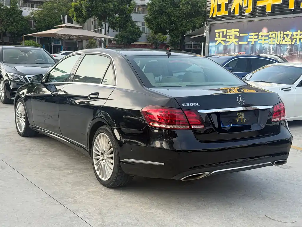 Mercedes-Benz E-Class — миниатюра 4