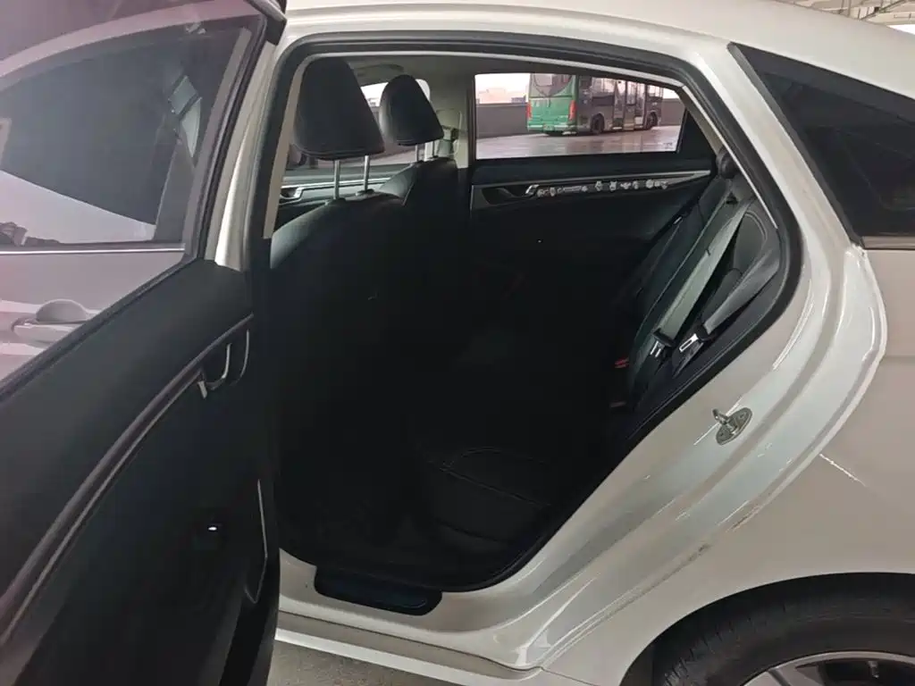 Geely Emgrand GL — миниатюра 13