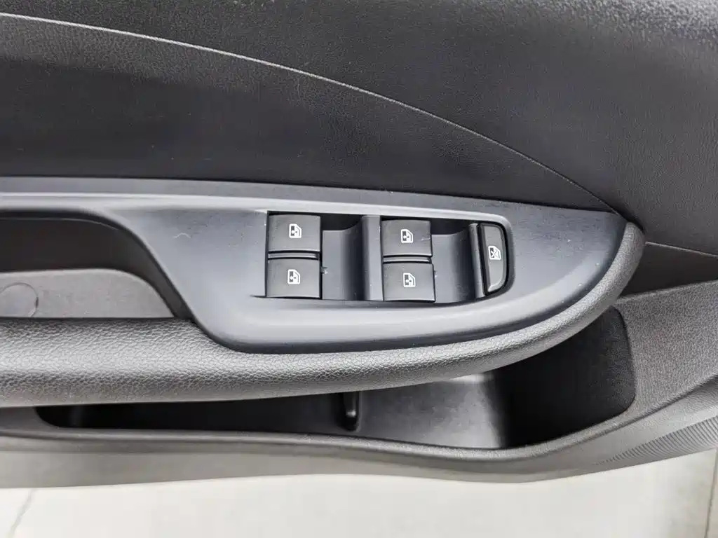 Buick Excelle — миниатюра 9