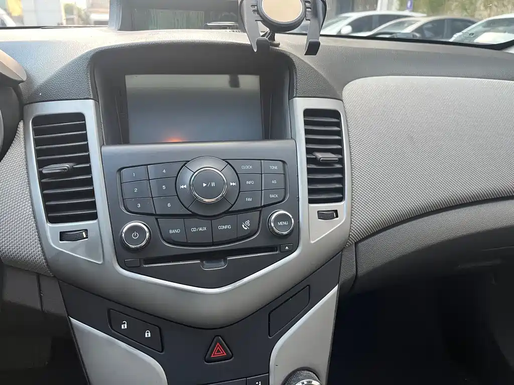 Chevrolet Cruze — миниатюра 15