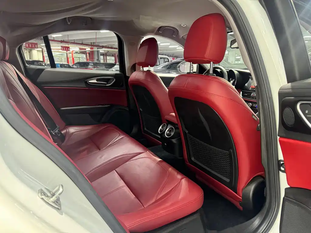 Alfa Romeo Giulia — миниатюра 15