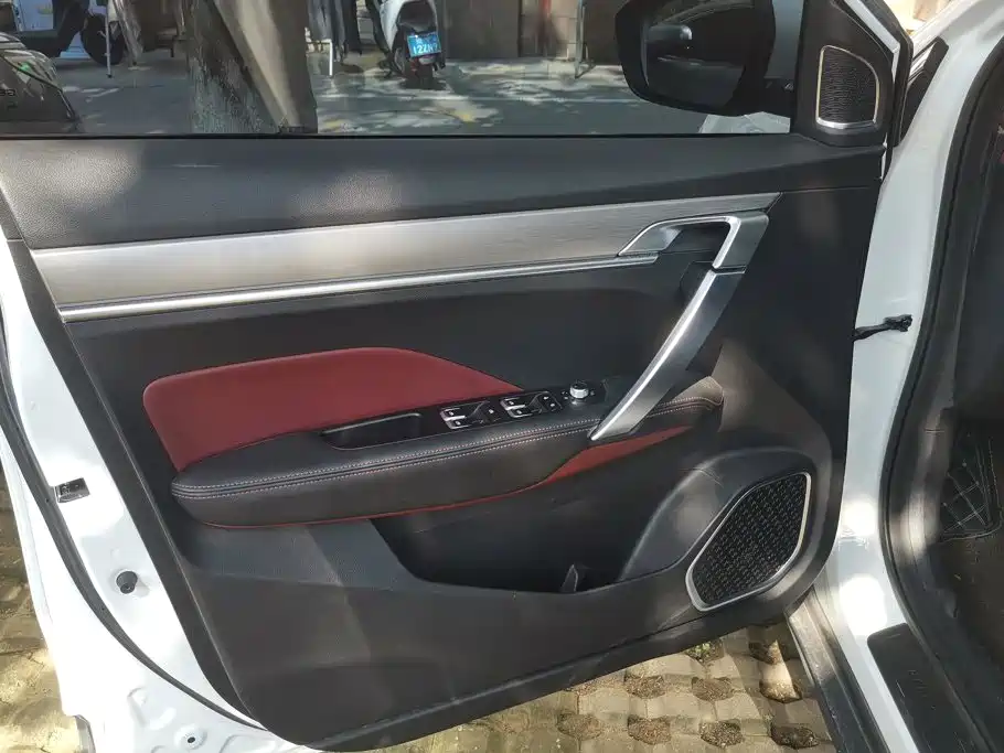 Geely Binyue — миниатюра 7