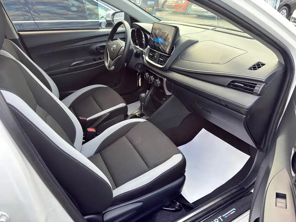 Toyota Yaris L — миниатюра 15
