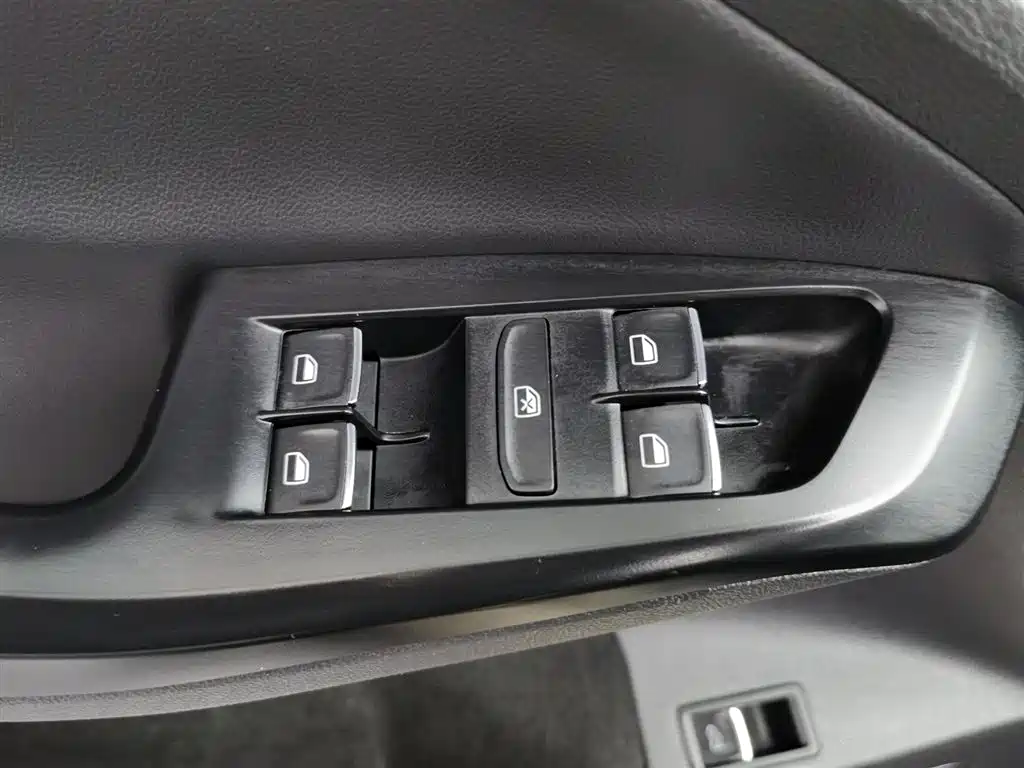 Volkswagen Sagitar 2018 280TSI DSG